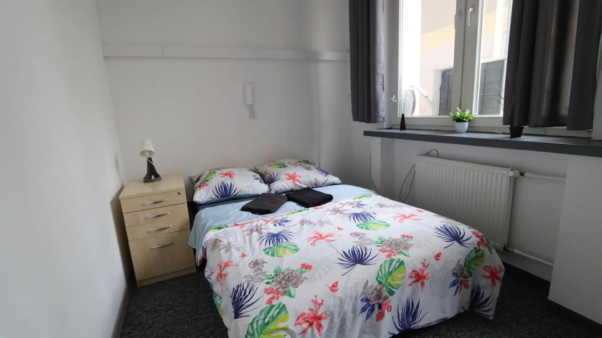 Fantastic Waw - J7 Room E Warszawa